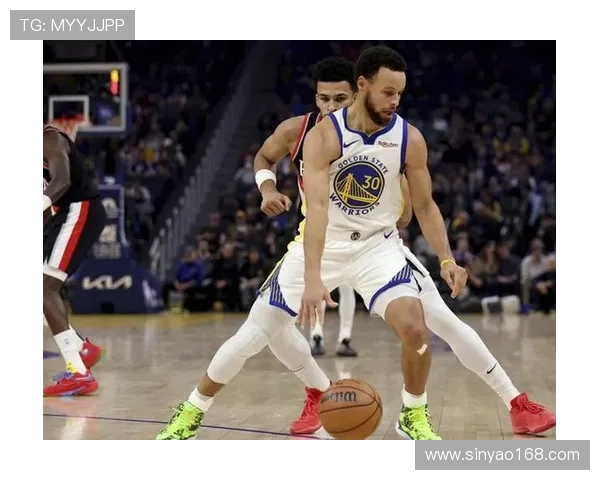 库里精彩晃动夏普三分投篮轻松命中助勇士领先