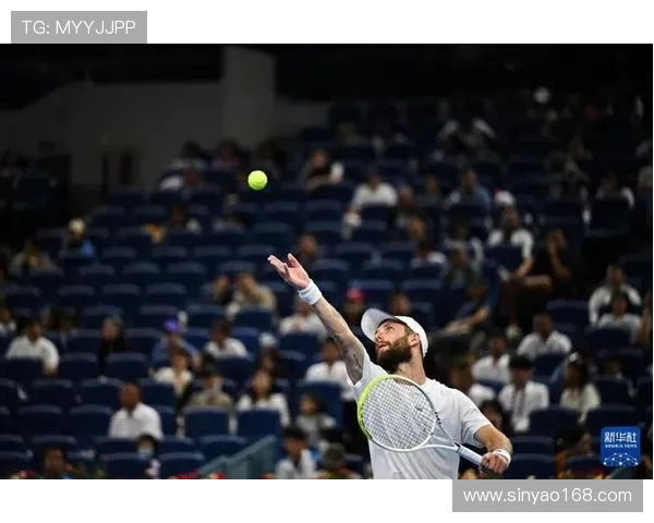 中网赛场小兹维列夫三盘鏖战力克劲敌状态火热再顺利挺进男单八强